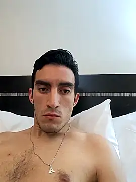 Snapshot of TommyMomentum chatting on October 4, 2025, 2:24 am TommyMomentum online show from October 4, 2025, 2:24 am