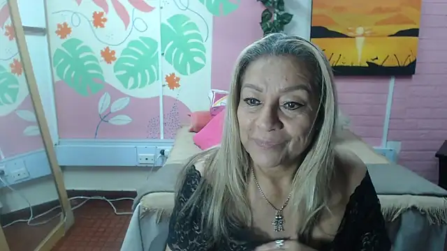 Snapshot of ZAMANTHA chatting on June 15, 2026, 3:44 pm ZAMANTHA online show from June 15, 2026, 3:44 pm
