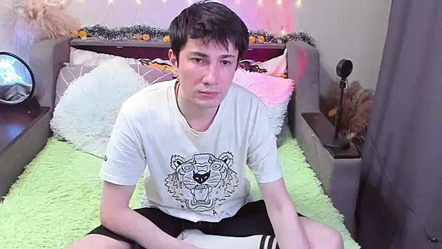 Yumi steve online show from November 2, 2025, 4:23 pm