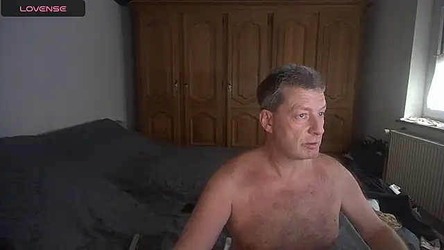 iliebetights online show from November 23, 2025, 1:54 pm