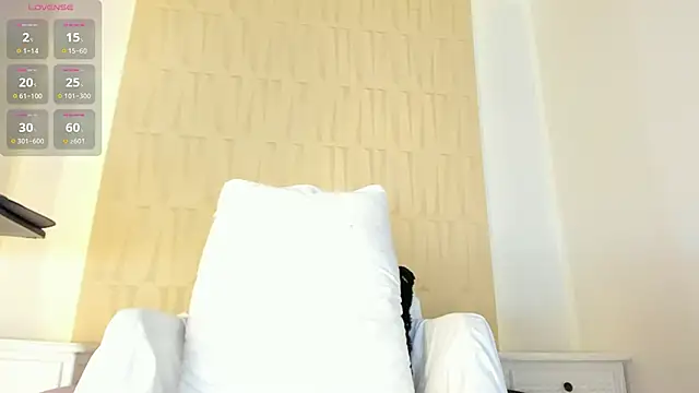 Snapshot of mia_pineda chatting on April 8, 2026, 9:05 pm mia pineda online show from April 8, 2026, 9:05 pm