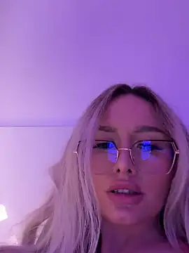mollyxxx online show from February 7, 2025, 4:37 am