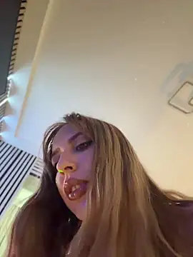 RockQueen A online show from April 22, 2026, 4:08 am