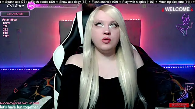 Snapshot of camsmiley chatting on December 5, 2025, 8:50 pm camsmiley online show from December 5, 2025, 8:50 pm