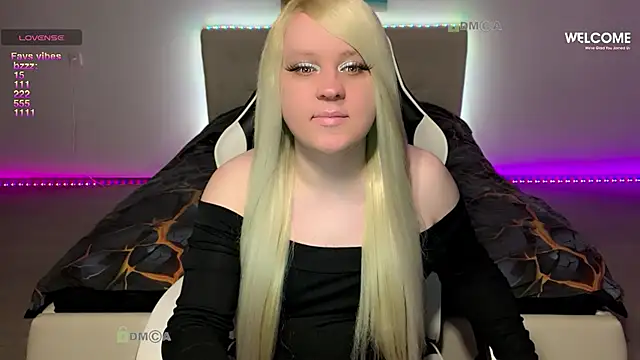 camsmiley online show from February 2, 2026, 9:58 pm