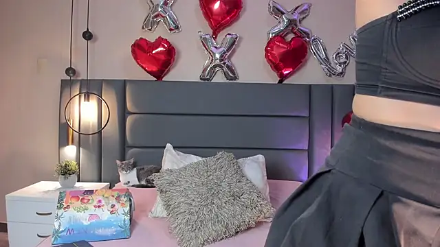 JupiteFox online show from February 15, 2026, 1:06 am