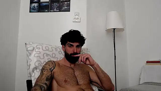 Snapshot of Verycutex chatting on March 7, 2026, 8:43 am Verycutex online show from March 7, 2026, 8:43 am