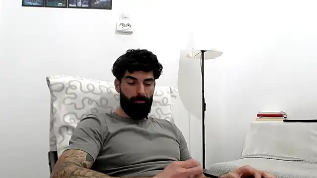 Snapshot of Verycutex chatting on February 19, 2026, 3:09 pm Verycutex online show from February 19, 2026, 3:09 pm