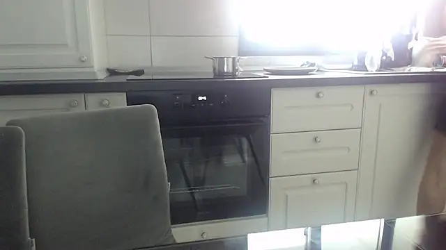 Verycutex online show from May 5, 2026, 5:43 am