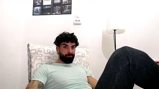 Snapshot of Verycutex chatting on March 5, 2026, 7:21 pm Verycutex online show from March 5, 2026, 7:21 pm