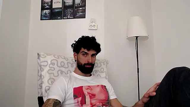 Snapshot of Verycutex chatting on March 5, 2026, 7:16 am Verycutex online show from March 5, 2026, 7:16 am