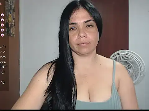 Snapshot of selena_ferri chatting on January 18, 2025, 8:40 pm selena ferri online show from January 18, 2025, 8:40 pm