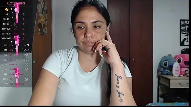 Snapshot of selena_ferri chatting on March 17, 2025, 8:19 pm selena ferri online show from March 17, 2025, 8:19 pm
