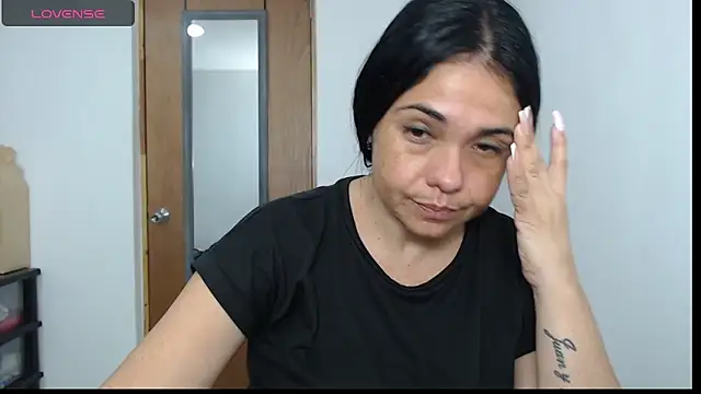 Snapshot of selena_ferri chatting on December 4, 2025, 1:15 am selena ferri online show from December 4, 2025, 1:15 am