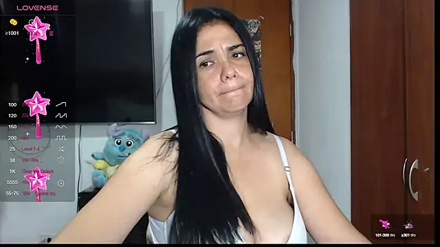 Snapshot of selena_ferri chatting on February 9, 2025, 7:41 pm selena ferri online show from February 9, 2025, 7:41 pm