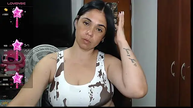 Snapshot of selena_ferri chatting on February 28, 2025, 2:42 am selena ferri online show from February 28, 2025, 2:42 am