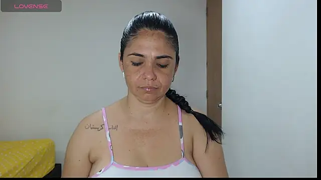 Snapshot of selena_ferri chatting on September 29, 2025, 10:04 pm selena ferri online show from September 29, 2025, 10:04 pm