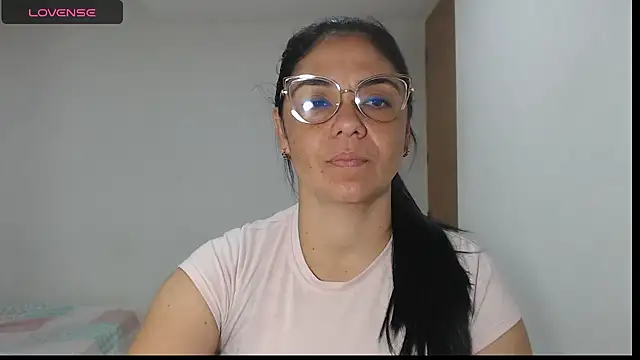 Snapshot of selena_ferri chatting on October 27, 2025, 8:10 pm selena ferri online show from October 27, 2025, 8:10 pm