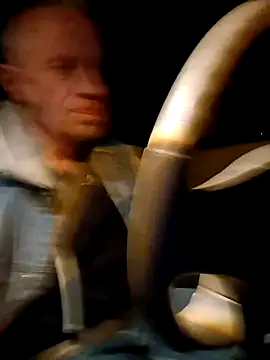 Makowboy online show from October 23, 2025, 1:37 am