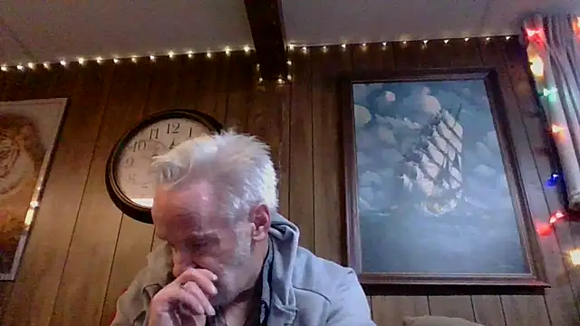 Snapshot of Makowboy chatting on December 16, 2024, 7:21 pm Makowboy online show from December 16, 2024, 7:21 pm