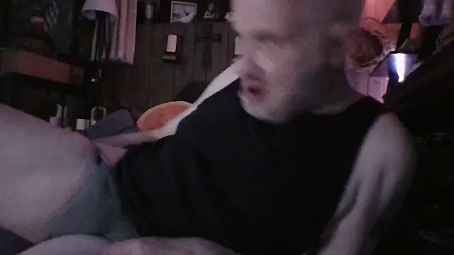 Snapshot of Makowboy chatting on March 26, 2026, 11:08 am Makowboy online show from March 26, 2026, 11:08 am