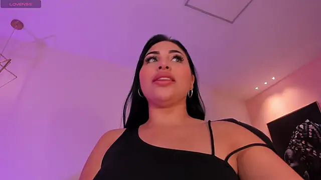 MiaRoberts1 online show from March 5, 2026, 9:11 pm