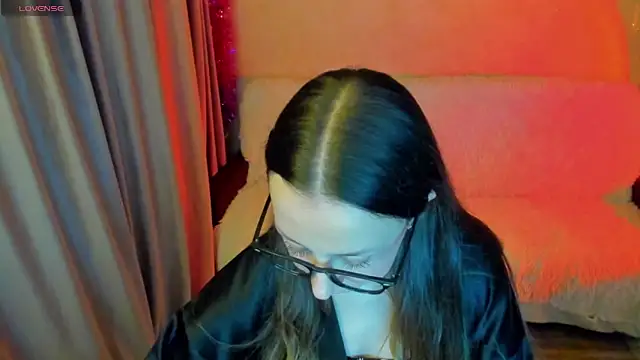 Snapshot of CurlySteph chatting on October 15, 2025, 4:26 pm CurlySteph online show from October 15, 2025, 4:26 pm