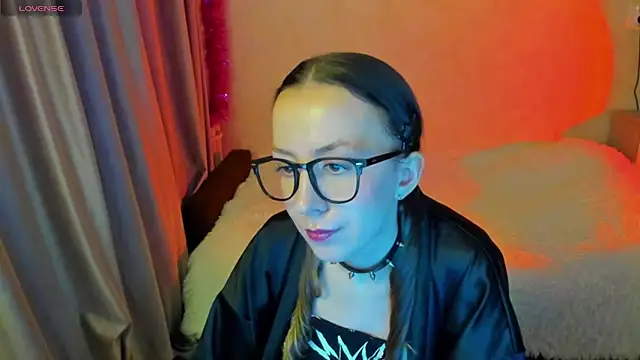 Snapshot of CurlySteph chatting on October 12, 2025, 2:51 pm CurlySteph online show from October 12, 2025, 2:51 pm