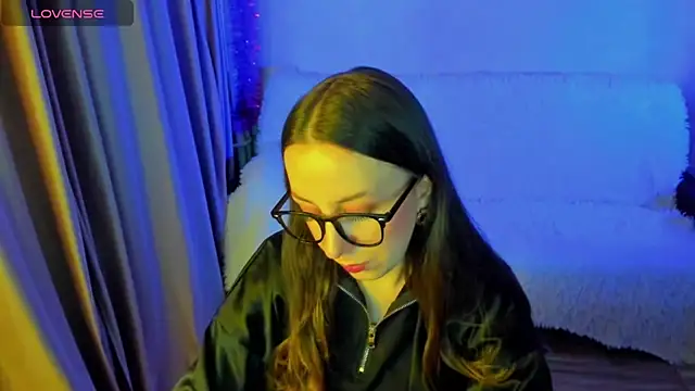 CurlySteph online show from January 5, 2026, 5:27 pm