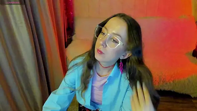 Snapshot of CurlySteph chatting on November 26, 2025, 3:01 pm CurlySteph online show from November 26, 2025, 3:01 pm