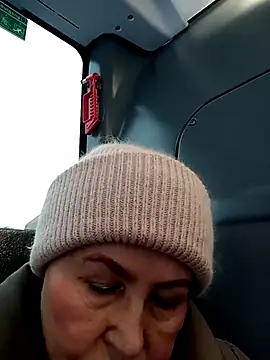 Hottie-Mom online show from February 9, 2026, 12:14 pm