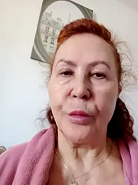 Hottie-Mom online show from April 22, 2026, 9:05 am