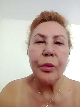 Snapshot of Hottie-Mom chatting on June 26, 2026, 6:52 am Hottie-Mom online show from June 26, 2026, 6:52 am