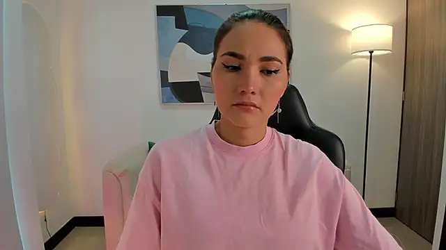 SaraParker  online show from November 4, 2025, 4:11 pm