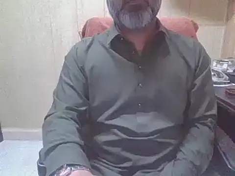 Snapshot of hairymaster95 chatting on April 24, 2026, 4:25 am hairymaster95 online show from April 24, 2026, 4:25 am