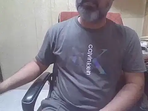 Snapshot of hairymaster95 chatting on May 3, 2026, 6:51 am hairymaster95 online show from May 3, 2026, 6:51 am