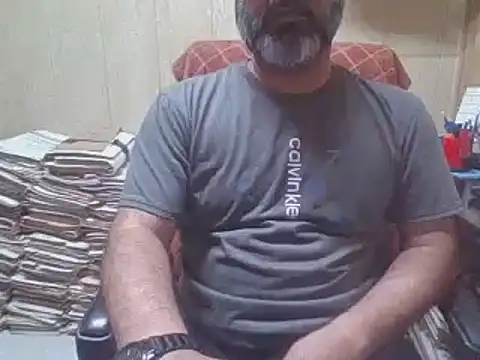 hairymaster95 online show from October 19, 2025, 6:38 am