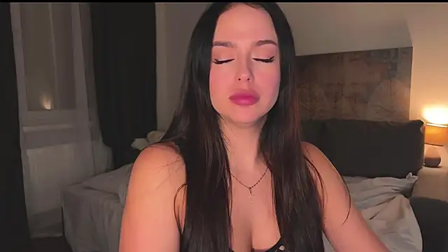 Megan Nilson online show from February 6, 2025, 6:24 pm