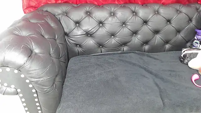 Kerly Doll online show from October 9, 2025, 12:17 pm