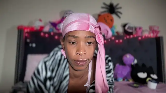 Cum2Charm online show from October 31, 2025, 2:35 pm