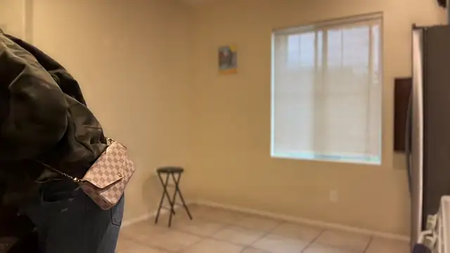 Cum2Charm online show from November 18, 2025, 5:05 pm