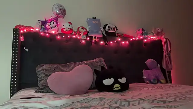 Cum2Charm online show from October 14, 2025, 8:59 am