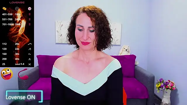 Snapshot of Nia_Smithh chatting on November 5, 2025, 1:47 pm Nia Smithh online show from November 5, 2025, 1:47 pm