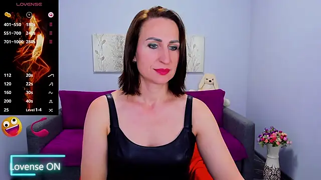 Snapshot of Nia_Smithh chatting on October 23, 2025, 12:15 pm Nia Smithh online show from October 23, 2025, 12:15 pm