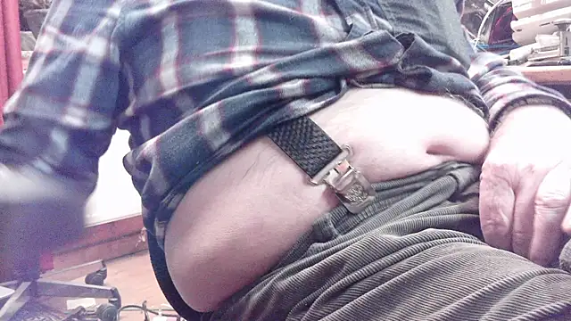 Snapshot of HaraldGermany chatting on October 25, 2025, 5:24 pm HaraldGermany online show from October 25, 2025, 5:24 pm