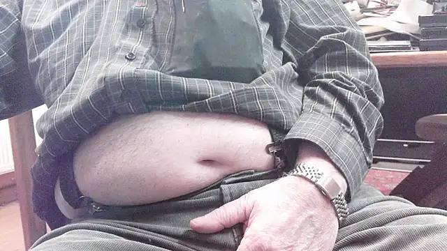 Snapshot of HaraldGermany chatting on October 5, 2025, 5:03 pm HaraldGermany online show from October 5, 2025, 5:03 pm