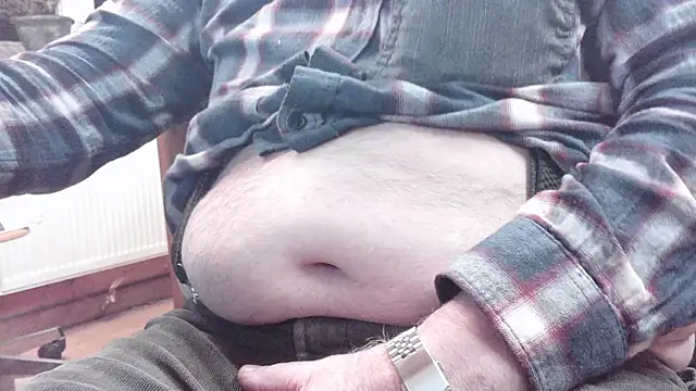 Snapshot of HaraldGermany chatting on October 21, 2025, 5:23 pm HaraldGermany online show from October 21, 2025, 5:23 pm