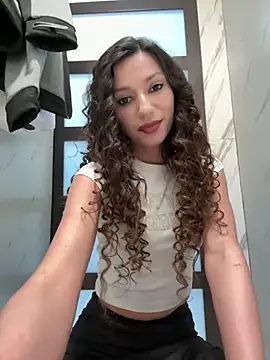 MiaQueen  online show from May 2, 2026, 3:01 am
