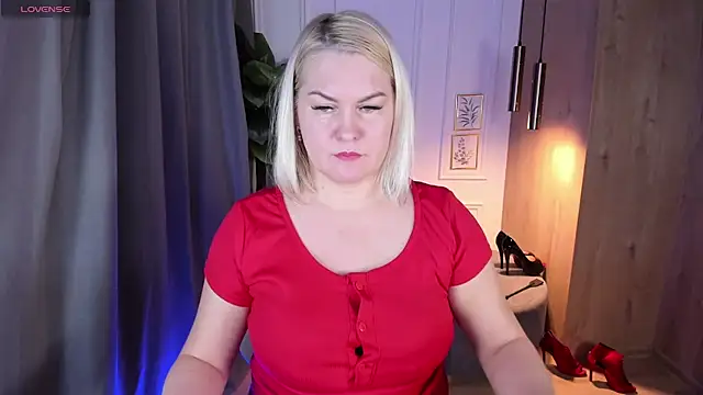 YolandaKiss online show from March 10, 2025, 7:50 pm