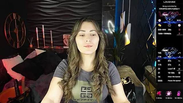 KylieMellow online show from May 6, 2026, 1:37 pm